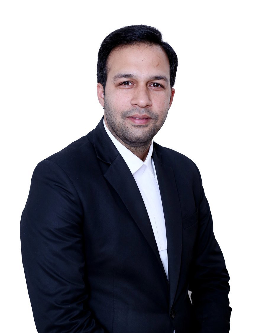 Advocate Tarun Gahlot, Principal Attorney at Tarun Gahlot Law Offices